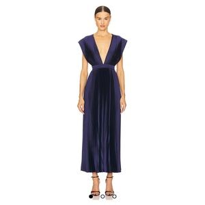 L’IDÉE Midnight Gala Gown Elegant Deep V-Neck Gown